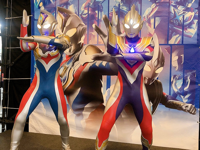 ウルトラマントリガーとウルトラマンデッカー