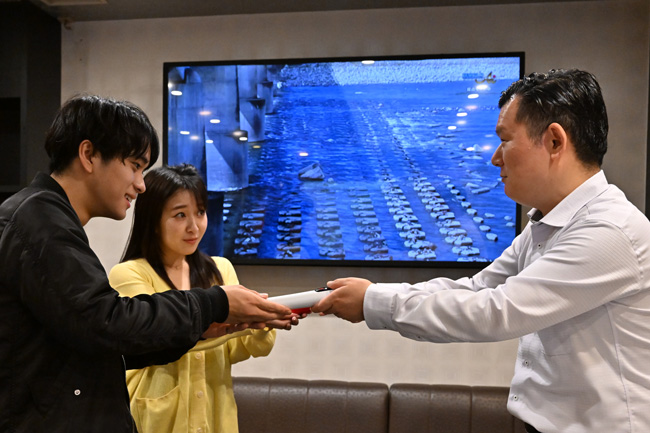 神代 麻那(写真左)中冨杏子(写真中央)矢吹 豪(写真右)
