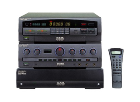 第一興商初の通信カラオケシステム DAM-6400シリーズ